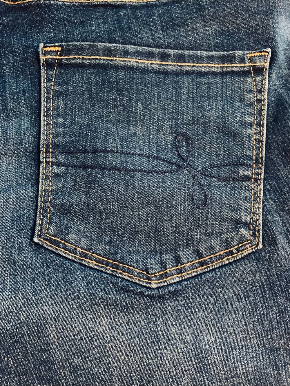 Denizen by Levi’s High Rise, Cuffed, Dark Wash Shorts Size14 - Picture 5 of 8
